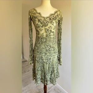 Olvi’s London fashion two pieces green lace dress. Size 3. (US 6). New